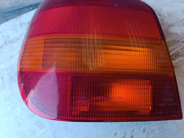 piloto trasero izquierdo Ford fiesta 