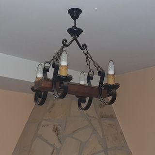 Lámpara de madera y forja