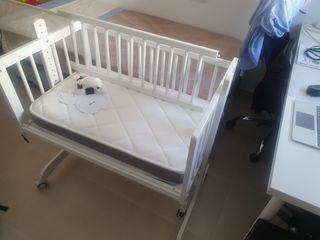 Minicuna colecho + colchón nuevo+chichoneras+jugue