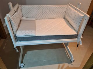 Minicuna colecho + colchón nuevo+chichoneras+jugue