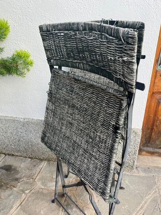 Sillas Cadires hierro  mimbre terraza o jardín