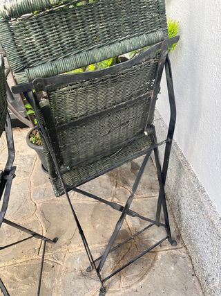 Sillas Cadires hierro  mimbre terraza o jardín