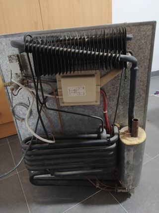 Nevera Butsir pequeña - Electricidad y gas*