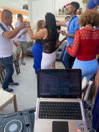 SONIDO, ILUMINACIÓN & DJ ANIMADOR EN VIVO