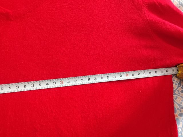 Jersey fino de pico rojo granate