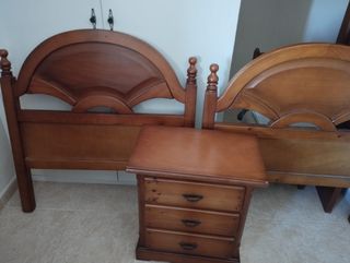 cabeceros y mesita de noche