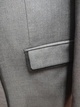 Traje hombre de Zara en color gris.
