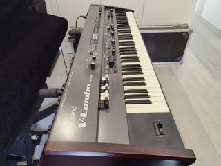 piano de escenario Roland VR-760 V-Combo