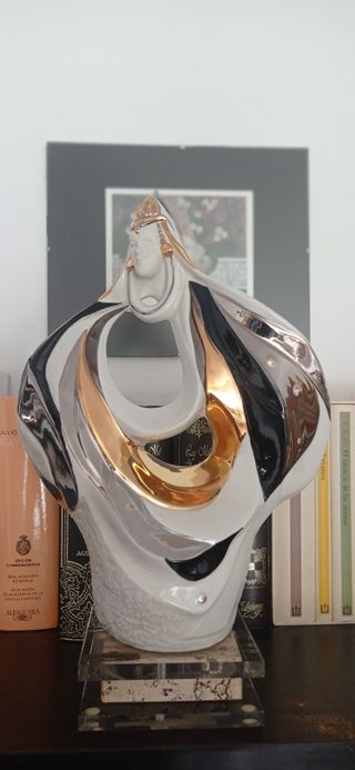 Figura Galos decorada en oro y platino