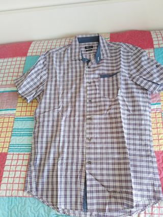 nuovissima camicia manica corta tg M slim fit