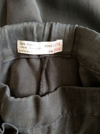 Pantalón negro de Zara 