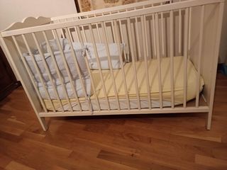 Cuna, trona y mecedora