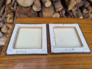 lote de 2 cuadros. 25 cm x 25 cm.