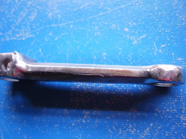 Biela bici pequeña antigua.