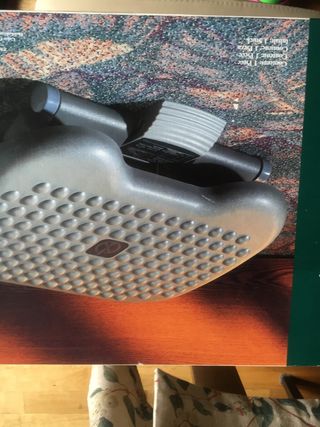 Reposapiés oficina Eldon. Masajeador. A estrenar