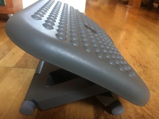 Reposapiés oficina Eldon. Masajeador. A estrenar