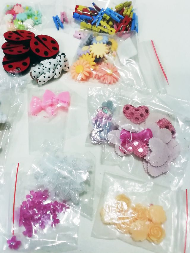 ✂️ Apliques de resina, acrílico, fieltro etc.