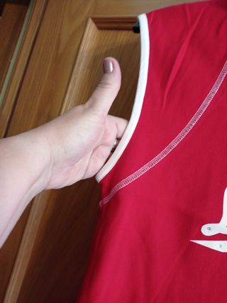 camiseta roja
