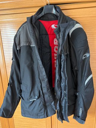 Chaqueta moto Levior.