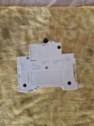 Schneider C120N C100 10000A 415v