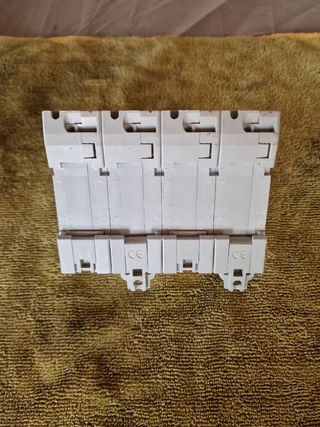 Schneider C120N C100 10000A 415v
