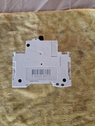 Schneider C120N C100 10000A 415v