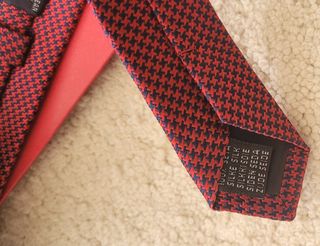 Corbata seda, sin estrenar.