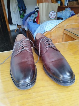 zapatos marrones