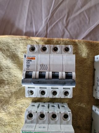 Magnetotermico C60N C20 400V