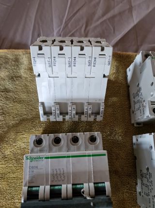 Magnetotermico C60N C20 400V