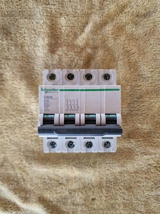 Interruptor Magnetotermico C60N C32 400V 