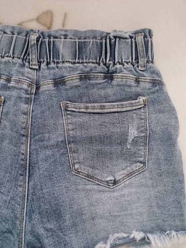 pantalón vaquero corto