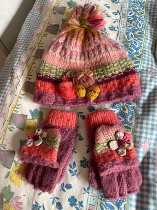 Gorro y guantes de lana
