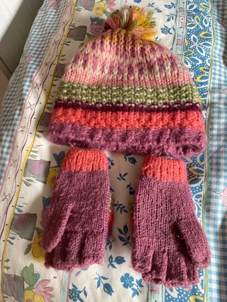 Gorro y guantes de lana