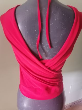 Top cruzado con banda, original y estiloso TU