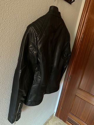 Chaqueta de cuero Zara
