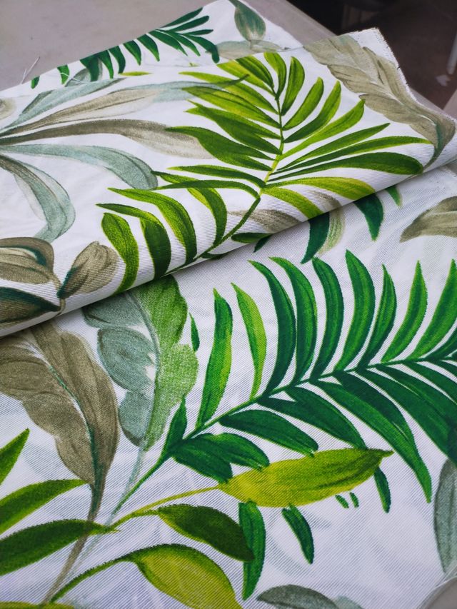 Lote 8 retales tropical. Medida 0.38x0.40