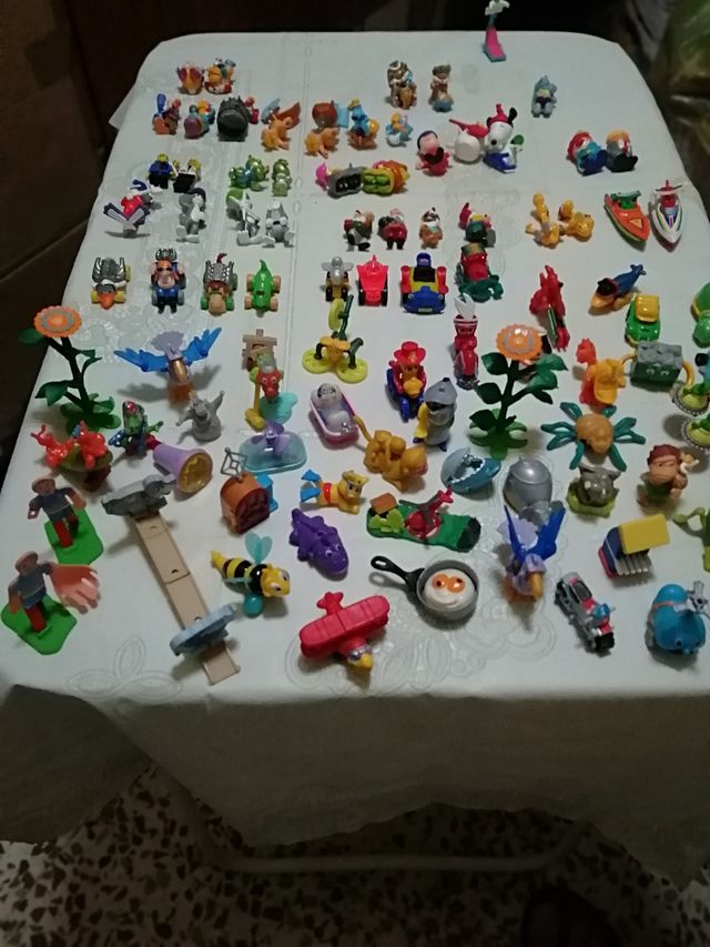 Lote de Figuras de Kinder
