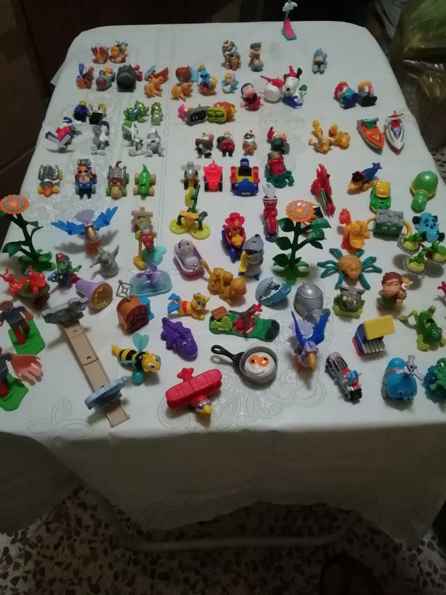 Lote de Figuras de Kinder