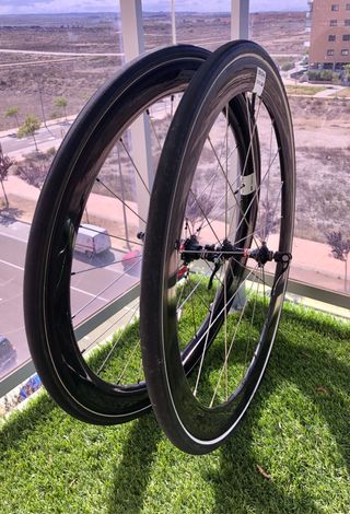 2 Ruedas Carbono NOVATEC 50mm con tubulares