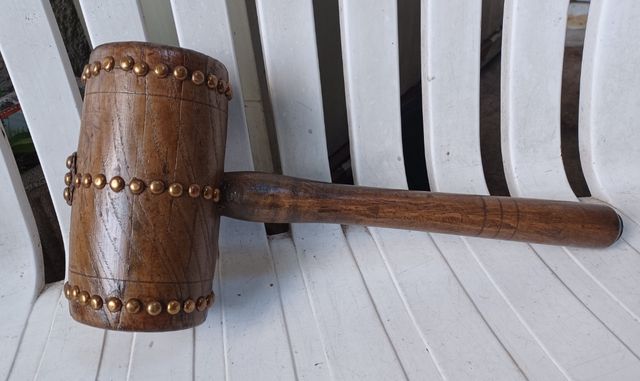 martello vintage in legno 