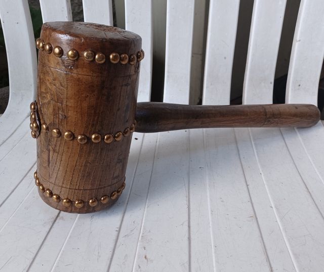 martello vintage in legno 