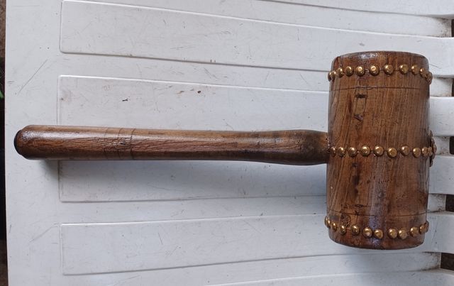 martello vintage in legno 
