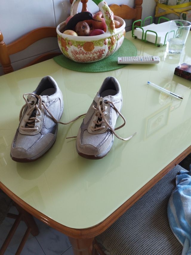 se vende tenis son de estos de andar flexibles que
