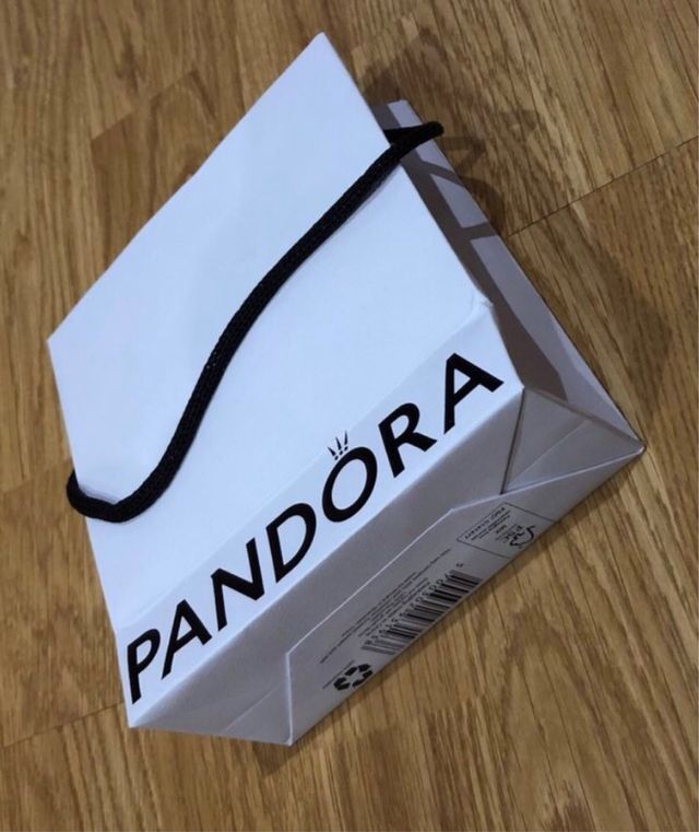 Cajas joyero y bolsa Pandora