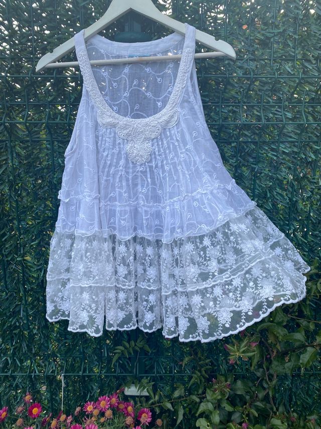 Top bordado boho ibicenco, sin etiqueta. Talla M