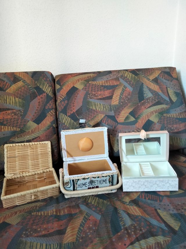 Lote de tres cajitas de Costurero y Joyero