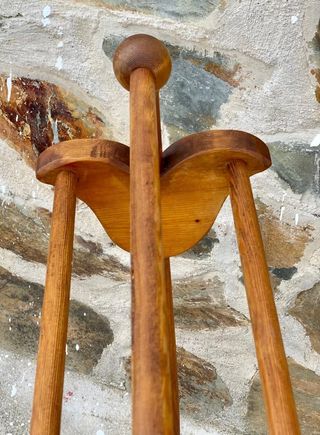 TOALLERO RÚSTICO DE PINO