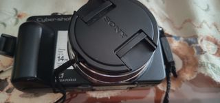 Cámara foto-video cyber-shot SONY.