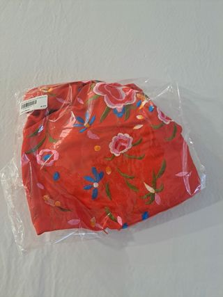 Mantones Chulapa en blanco y rojo